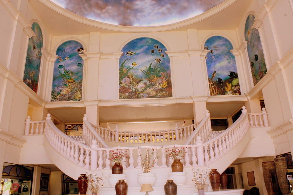Club Morocco Resort And Country Club Subic Exterior foto