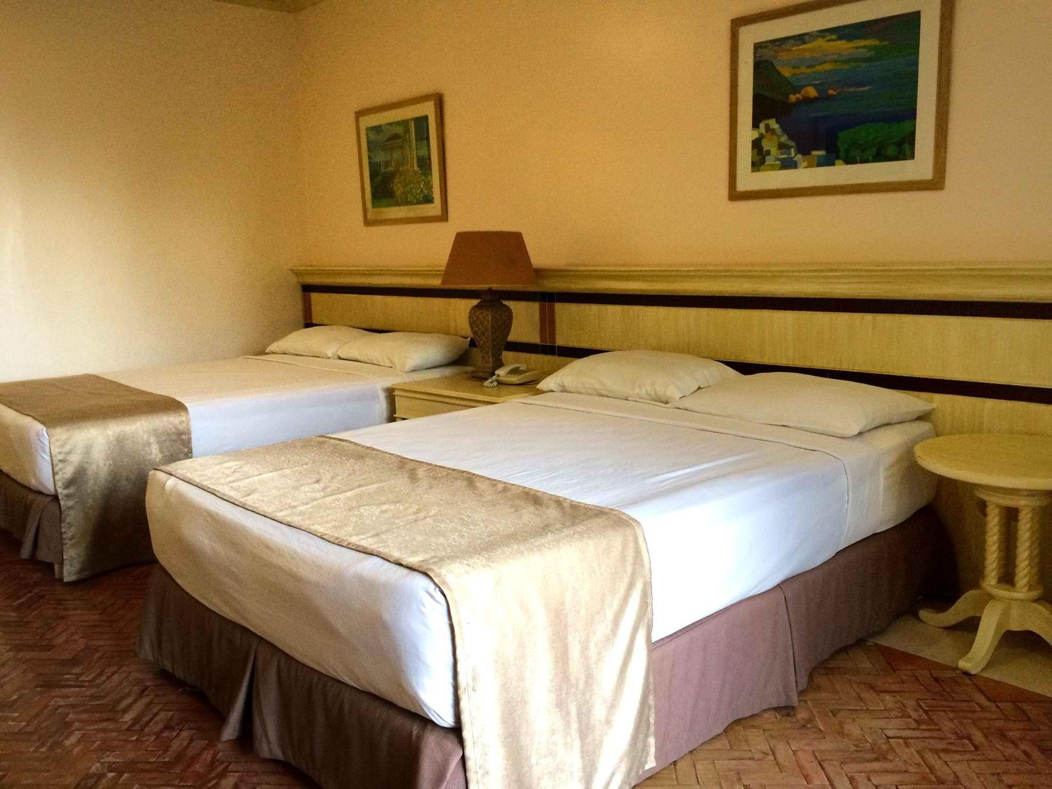 Club Morocco Resort And Country Club Subic Exterior foto