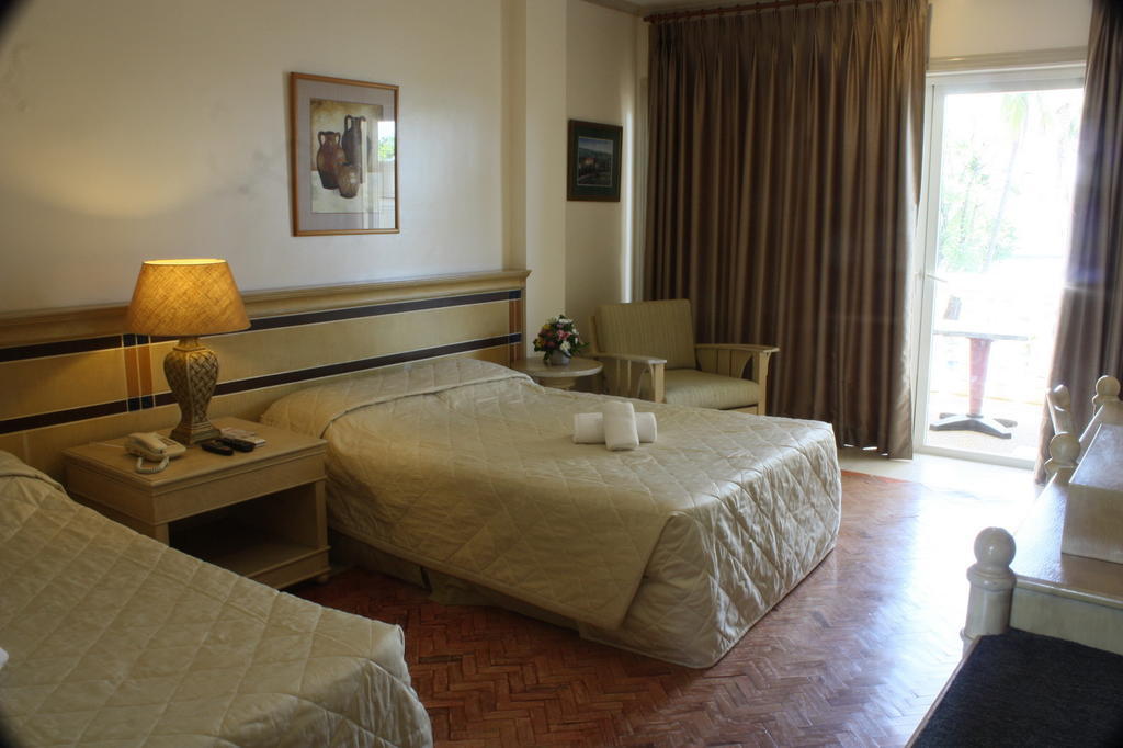 Club Morocco Resort And Country Club Subic Habitación foto