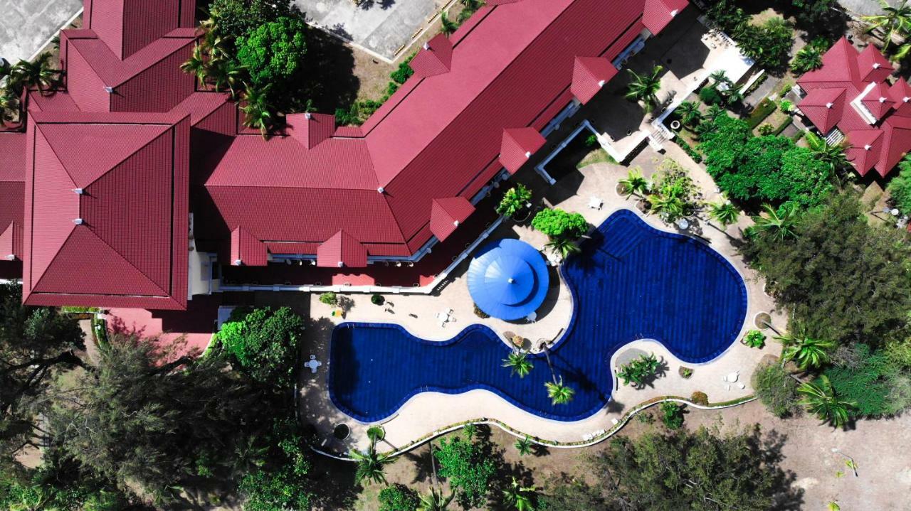 Club Morocco Resort And Country Club Subic Exterior foto