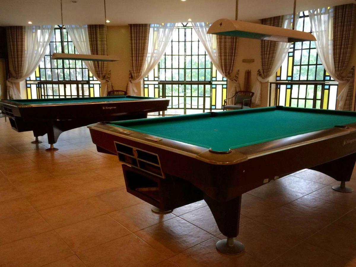 Club Morocco Resort And Country Club Subic Exterior foto