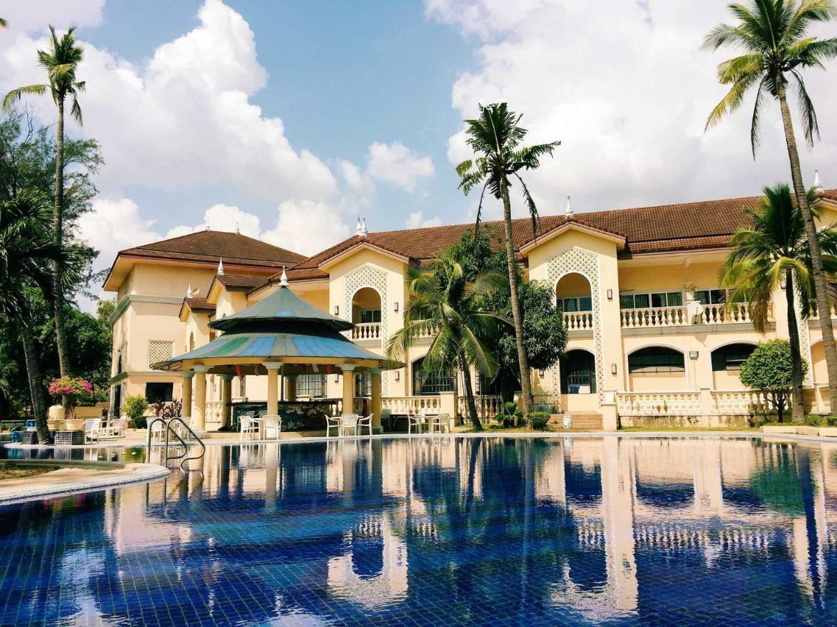 Club Morocco Resort And Country Club Subic Exterior foto
